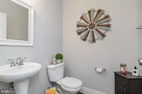 Entry Way - 13596 Dodsworth Dr, Bristow, VA 20136 photo 4 of 8