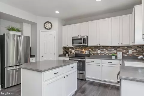 Kitchen - 13596 Dodsworth Dr, Bristow, VA 20136 photo 2 of 5