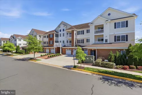 15100 Heather Mill Ln #301, Haymarket, VA 20169
