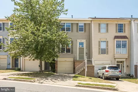 16812 Miranda Ln, Woodbridge, VA 22191