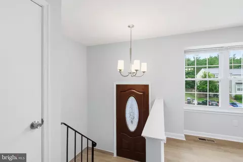 Entry Way - 2012 Darlington Loop, Woodbridge, VA 22191 photo 1 of 5