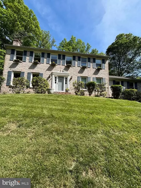 10265 Greystone Rd, Manassas, VA 20111