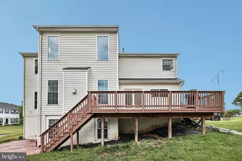 Exterior - 17717 Wayside Dr, Dumfries, VA 22026 photo 6 of 7