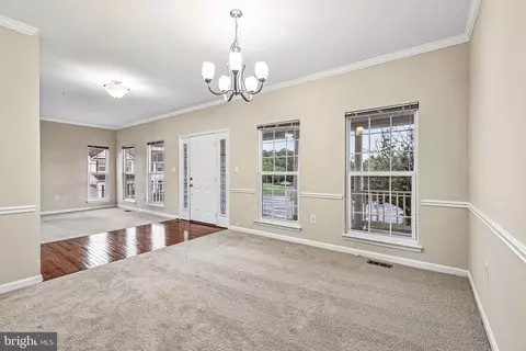 Living - 17717 Wayside Dr, Dumfries, VA 22026 photo 2 of 4