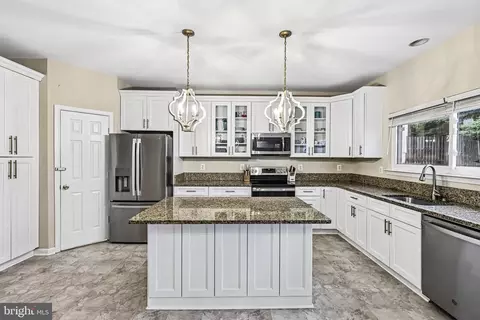 Kitchen - 17717 Wayside Dr, Dumfries, VA 22026 photo 6 of 6