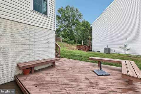 Exterior - 17717 Wayside Dr, Dumfries, VA 22026 photo 5 of 7
