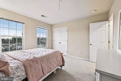 Bedroom - 17717 Wayside Dr, Dumfries, VA 22026 photo 5 of 9