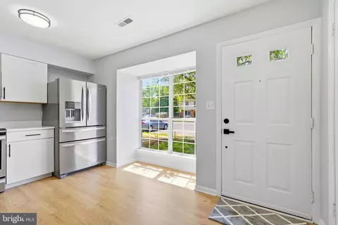 Entry Way - 3682 Masthead Trl, Triangle, VA 22172 photo 4 of 8