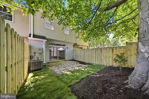 Exterior - 3682 Masthead Trl, Triangle, VA 22172 photo 5 of 8