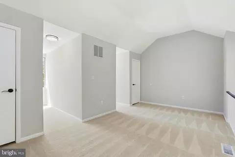Entry Way - 3682 Masthead Trl, Triangle, VA 22172 photo 7 of 8
