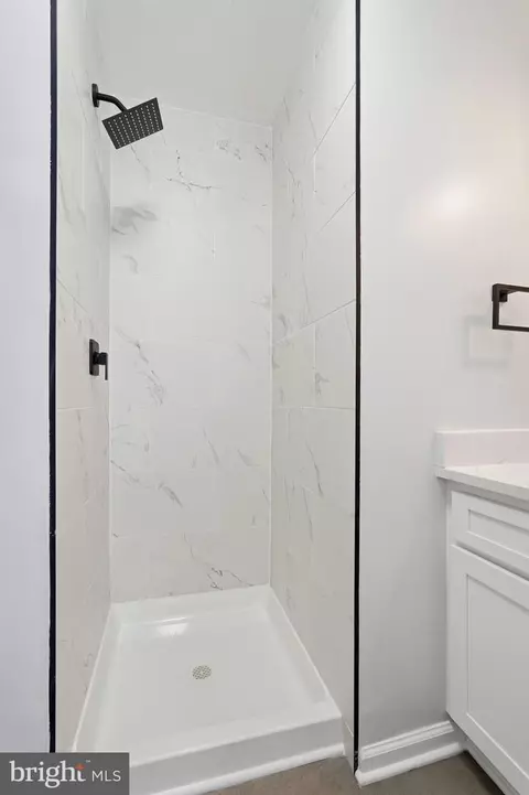 Bath - 3682 Masthead Trl, Triangle, VA 22172 photo 6 of 7