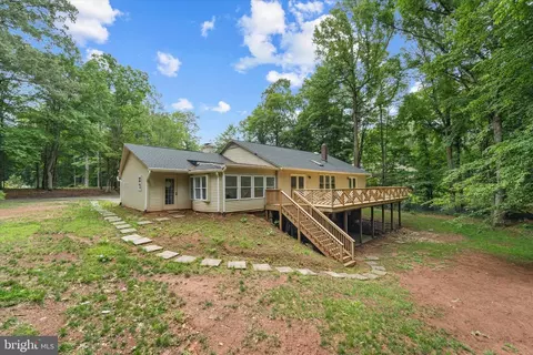 12216 Stoneybrook Dr, Manassas, VA 20112