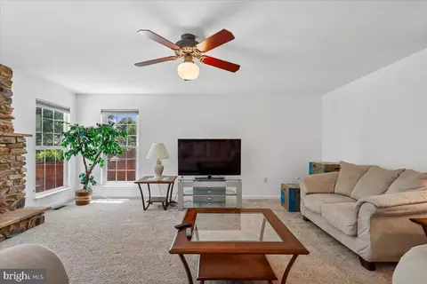 Living - 8737 Hackney Dr, Bristow, VA 20136 photo 3 of 3
