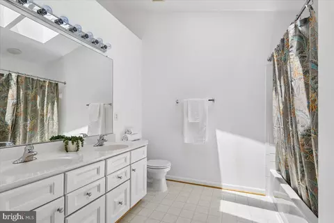 Bath - 8737 Hackney Dr, Bristow, VA 20136 photo 1 of 2