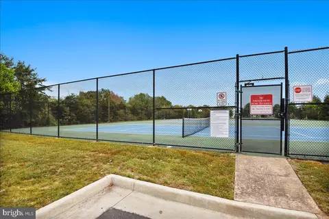 Exterior - 8737 Hackney Dr, Bristow, VA 20136 photo 8 of 9