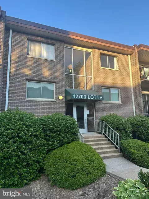12703 Lotte Dr #104, Woodbridge, VA 22192