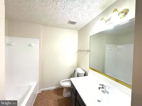 Bath - 3654 Wharf Ln, Triangle, VA 22172 photo 2 of 2