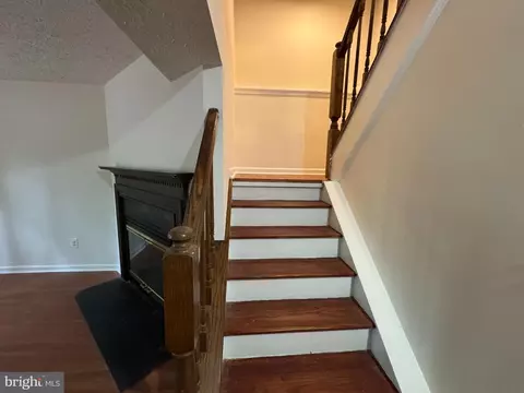 Entry Way - 3654 Wharf Ln, Triangle, VA 22172 photo 1 of 2