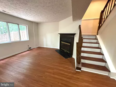 Living - 3654 Wharf Ln, Triangle, VA 22172 photo 8 of 8