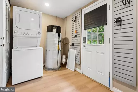 Other - 18418 Woodland Dr, Triangle, VA 22172 photo 6 of 8