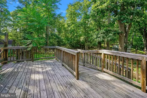 Exterior - 18418 Woodland Dr, Triangle, VA 22172 photo 5 of 10