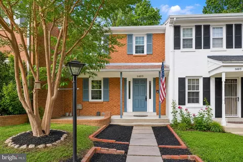 1403 Deerfield Ln, Woodbridge, VA 22191