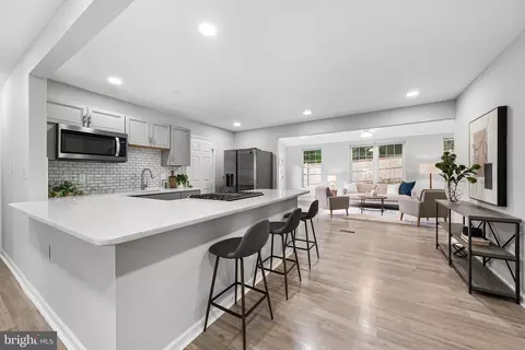 4543 Evansdale Rd, Woodbridge, VA 22193