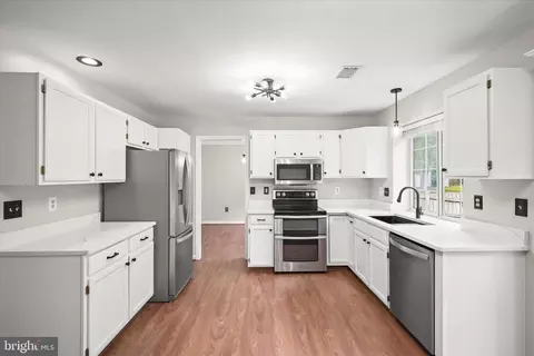 8229 Sunset Dr, Manassas, VA 20110 photo 14