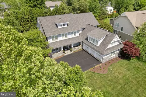 8328 Pine Knott Ct, Gainesville, VA 20155