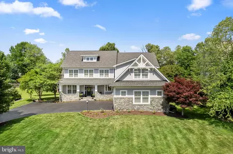 8328 Pine Knott Ct, Gainesville, VA 20155