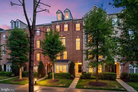 2254 Margraf Cir, Woodbridge, VA 22191
