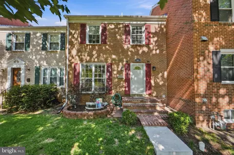 7402 Colton Ln, Manassas, VA 20109