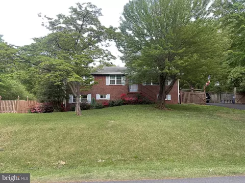 7817 Howard St, Manassas, VA 20111