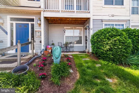 8058 Lisle Dr # 104, Manassas, VA 20109