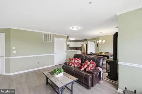 8058 Lisle Dr #104, Manassas, VA 20109