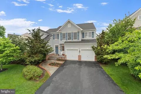 6040 Wake Crest Ct, Haymarket, VA 20169