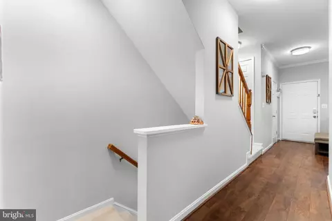 Entry Way - 8806 Dunstable Loop, Bristow, VA 20136 photo 15 of 21