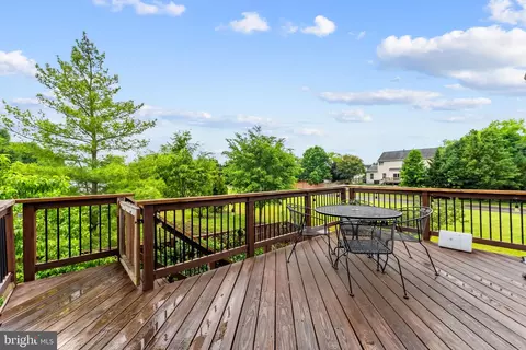 Exterior - 8806 Dunstable Loop, Bristow, VA 20136 photo 5 of 18