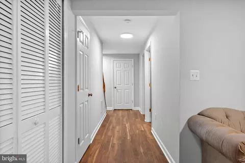 Entry Way - 8806 Dunstable Loop, Bristow, VA 20136 photo 19 of 21