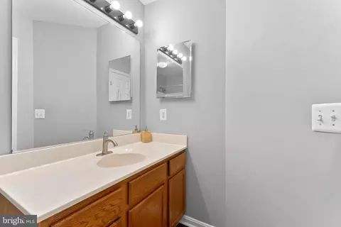 Bath - 8806 Dunstable Loop, Bristow, VA 20136 photo 1 of 3