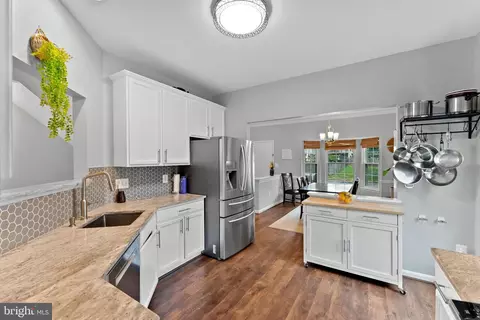 Kitchen - 8806 Dunstable Loop, Bristow, VA 20136 photo 2 of 5