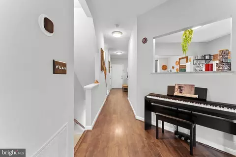Entry Way - 8806 Dunstable Loop, Bristow, VA 20136 photo 11 of 21