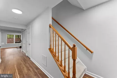 Entry Way - 8806 Dunstable Loop, Bristow, VA 20136 photo 16 of 21