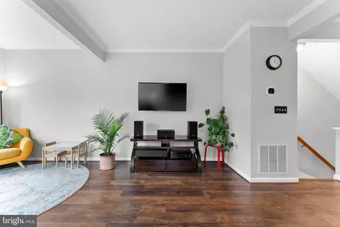 Entry Way - 8806 Dunstable Loop, Bristow, VA 20136 photo 9 of 21