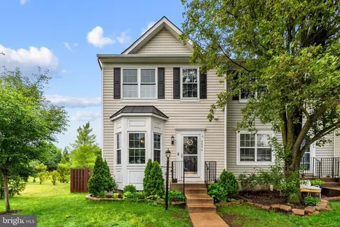 Exterior - 8806 Dunstable Loop, Bristow, VA 20136 photo 3 of 18