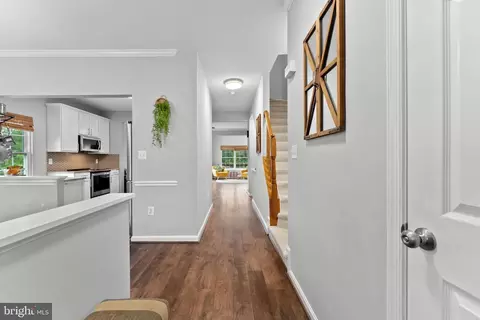 Entry Way - 8806 Dunstable Loop, Bristow, VA 20136 photo 2 of 21