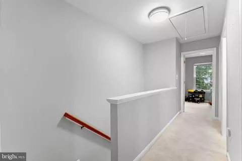 Entry Way - 8806 Dunstable Loop, Bristow, VA 20136 photo 12 of 21