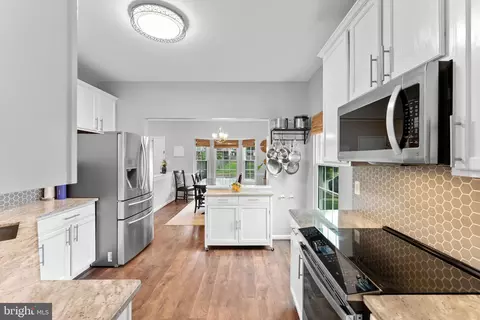 Kitchen - 8806 Dunstable Loop, Bristow, VA 20136 photo 1 of 5