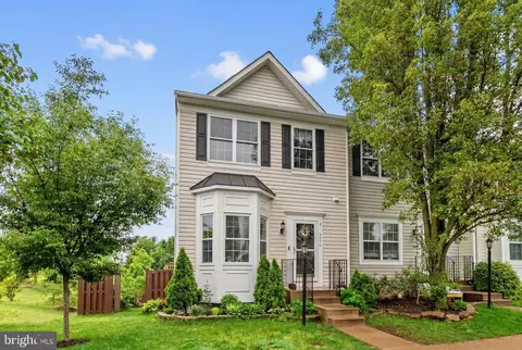 Exterior - 8806 Dunstable Loop, Bristow, VA 20136 photo 2 of 18