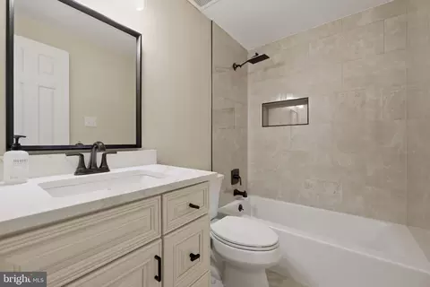 Bath - 15759 Widewater Dr, Dumfries, VA 22025 photo 4 of 6